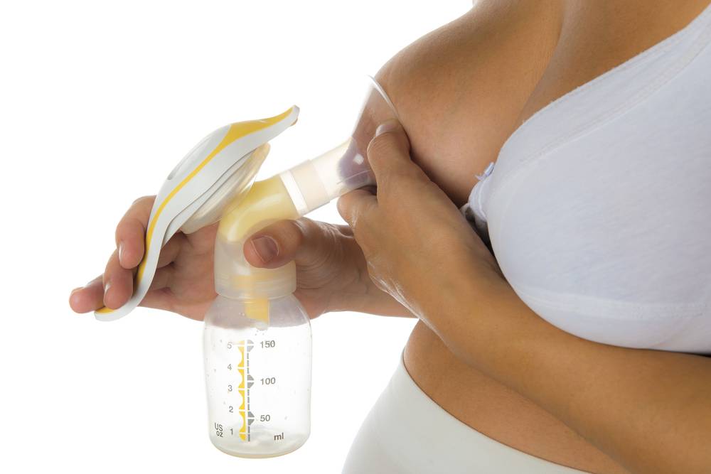 Как расцедить грудное молоко после родов?