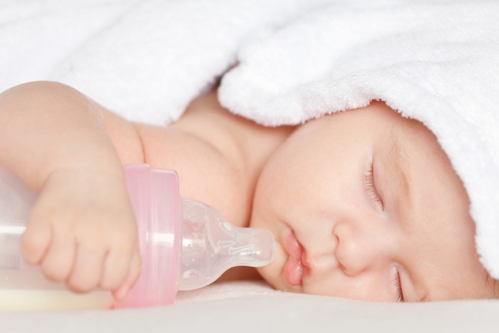 Как отучить ребенка от ночного кормления смесью