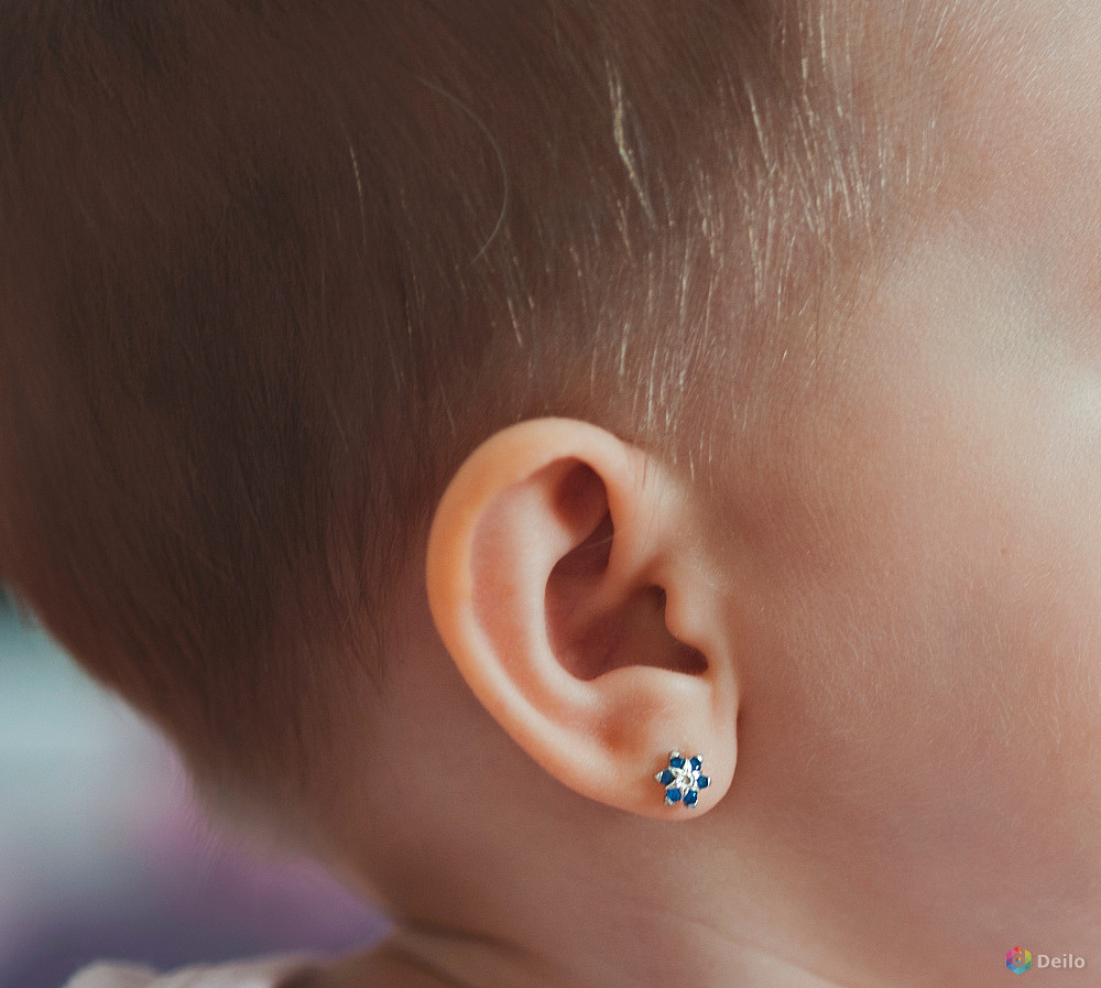 Как проколоть уши: виды проколов и полезные советы