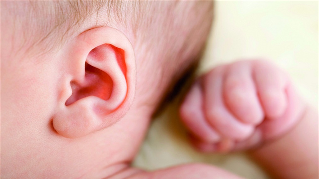 У ребенка чешется ухо: причины и избавление от проблемы