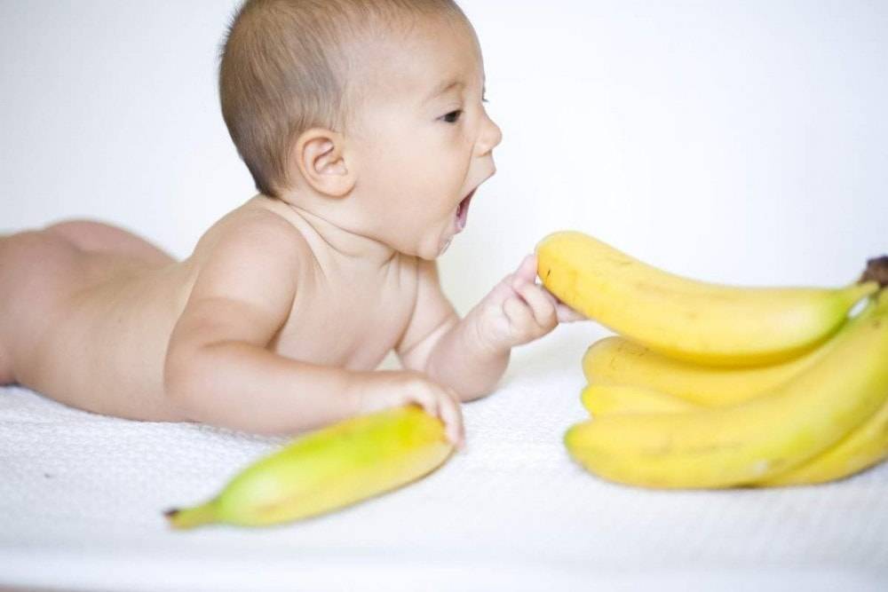 Можно ли кормящей маме употреблять бананы: рекомендации по введению продукта при грудном вскармливании