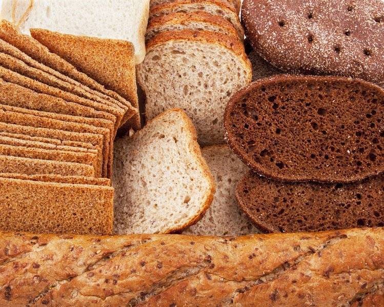 Какой хлеб разрешен при грудном вскармливании: можно ли кормящим мамам булочки с маком, сухари и хлебцы?