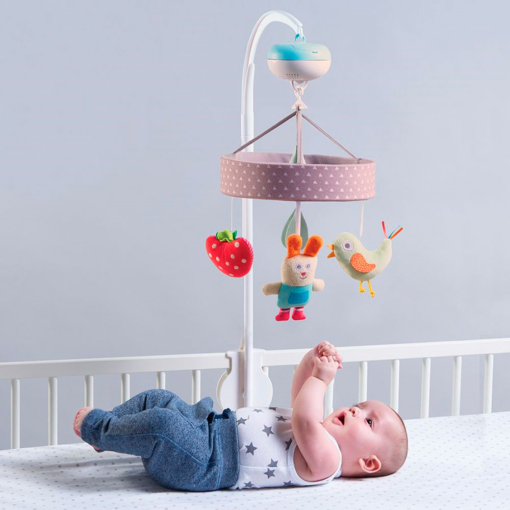 Мобиль на кроватку для новорожденных: какой выбрать