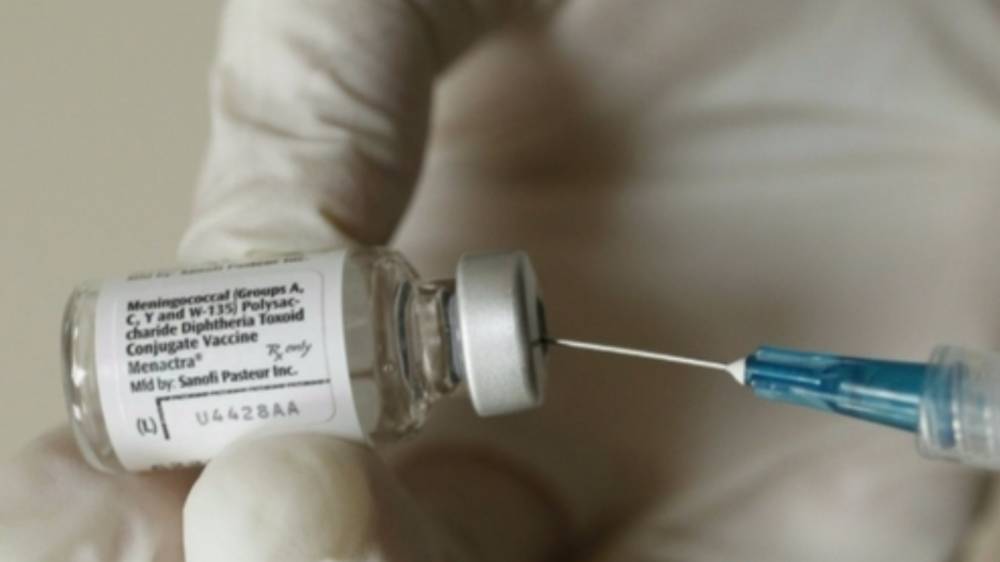 Коварное заболевание менингит: делать или нет прививку против него