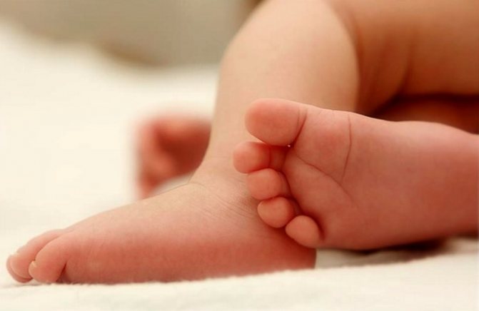 Холодные руки и ноги при высокой температуре у ребенка: причины спазма сосудов верхних и нижних конечностей