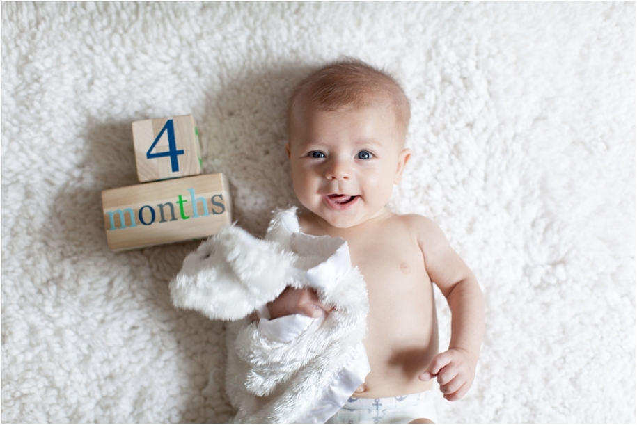 Развитие малыша в 4 месяца: что должен уметь ребенок в 4 месяца