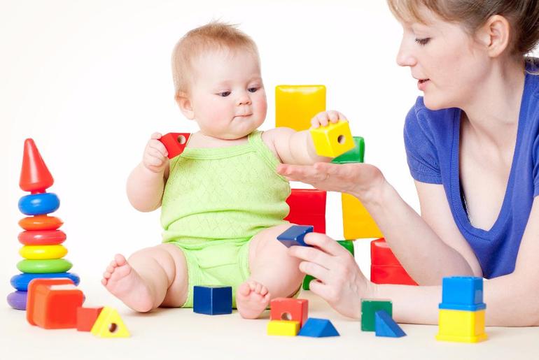 Развивающие игрушки для детей от 0 до 1 года своими руками