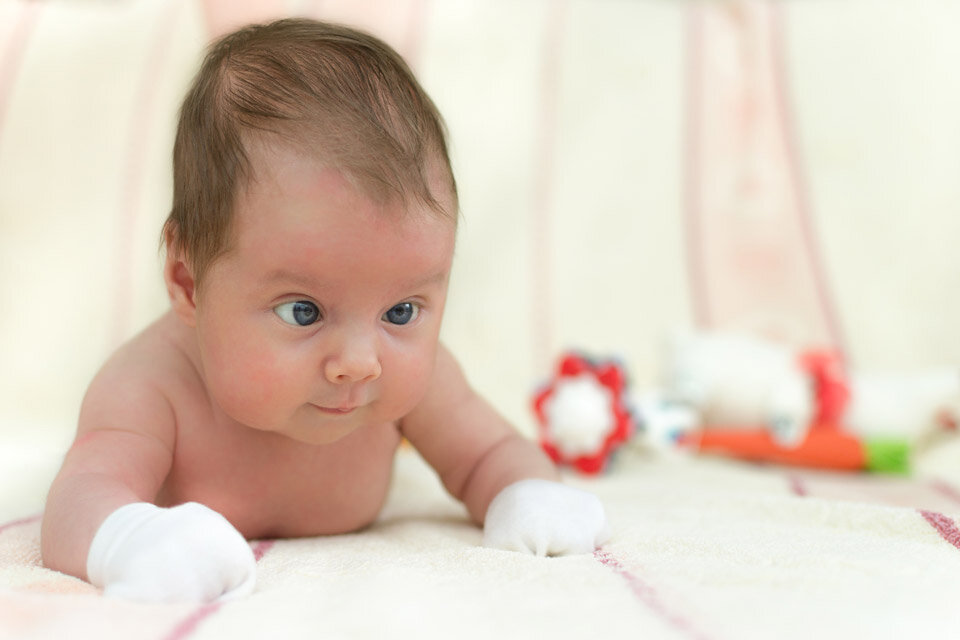 Косоглазие у новорожденных: почему косят глаза у грудничка?