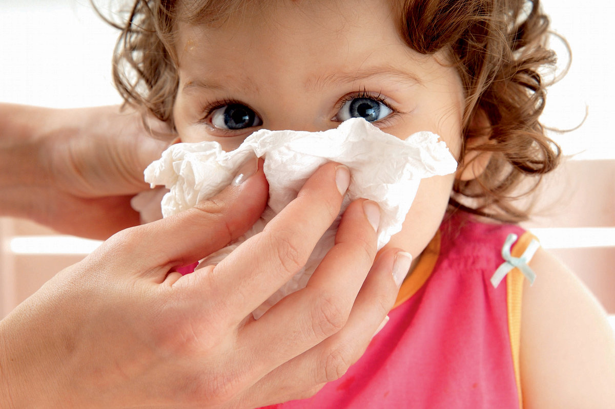 Какие капли от насморка эффективны для лечения детей от года