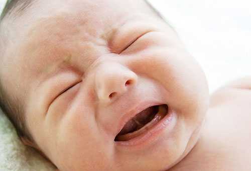 Почему новорожденный не спит ночью и днем, что рекомендует доктор комаровский