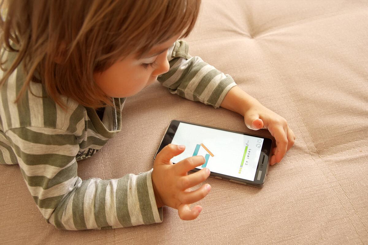 Как смартфоны влияют на развитие детей и о чём не задумываются родители?
