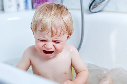 Ребенок стал бояться купаться в ванной
