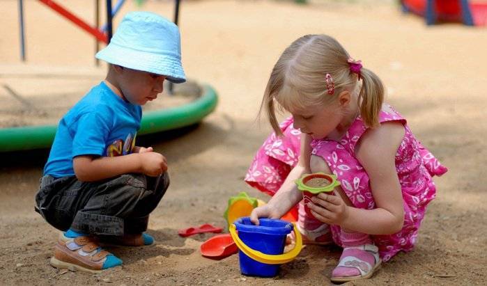 Как поделить игрушки без ссор или 6 конфликтных ситуаций на детской площадке