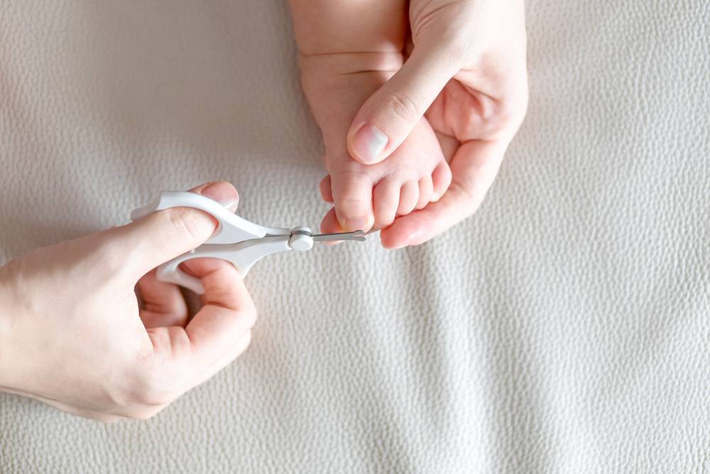 Как правильно подстригать ногти новорожденному - всё о грудничках