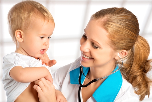 Как подготовить ребенка к походу к врачу: советы детского психолога