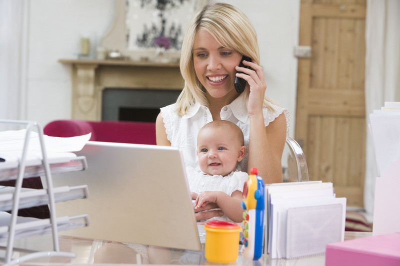 Как заработать деньги в декрете сидя дома с ребенком? 40 реальных способов