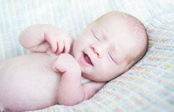 Белый шум для новорожденных: польза и вред
