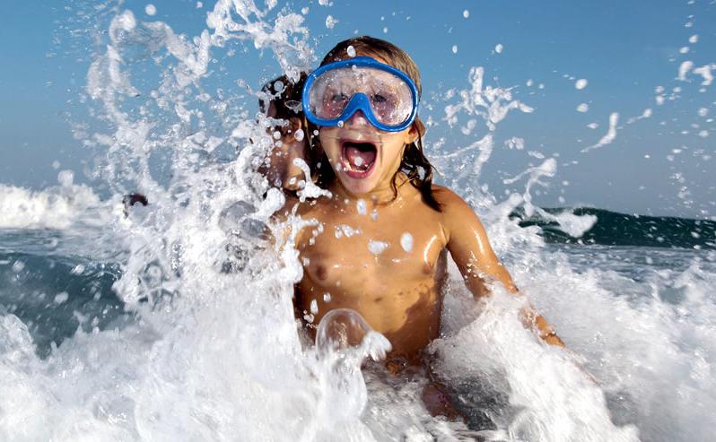 Как защитить ребенка от солнца на пляже – меры безопасности