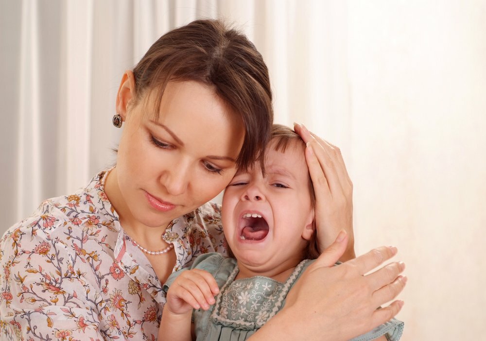 Как успокоить ребёнка при истерике: советы психолога