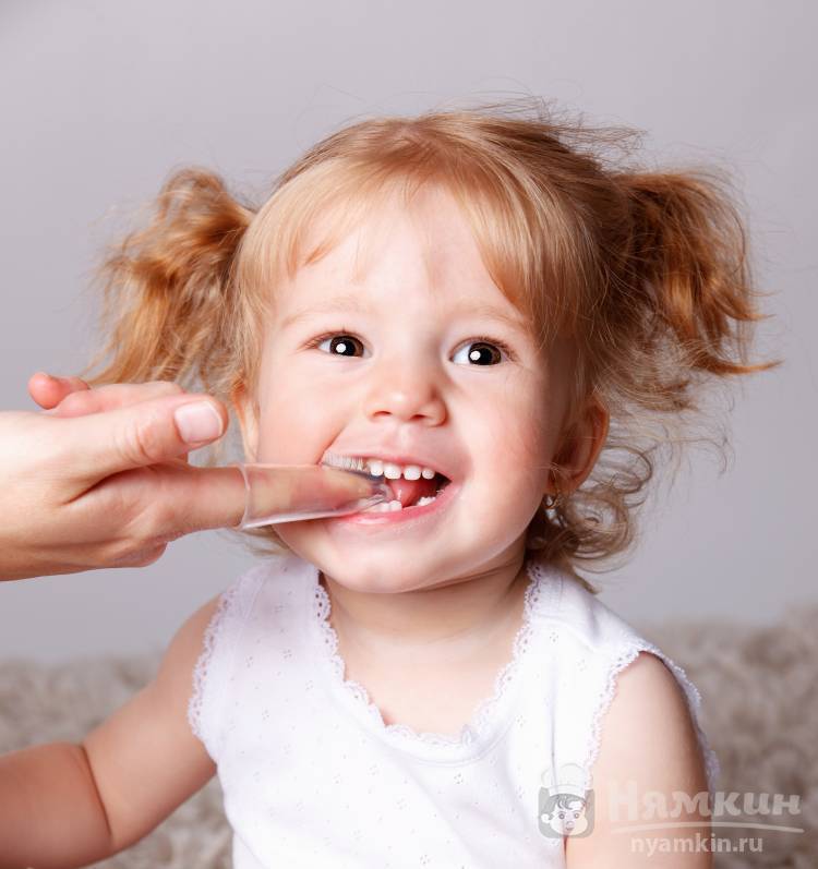 Когда начинать чистить зубы ребенку и какие средства выбрать для малыша