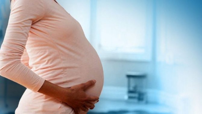 Может ли быть очень большой живот при беременности, и какие симптомы опасны: риски, последствия, причины