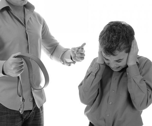 Мнение психологов: можно ли бить детей
