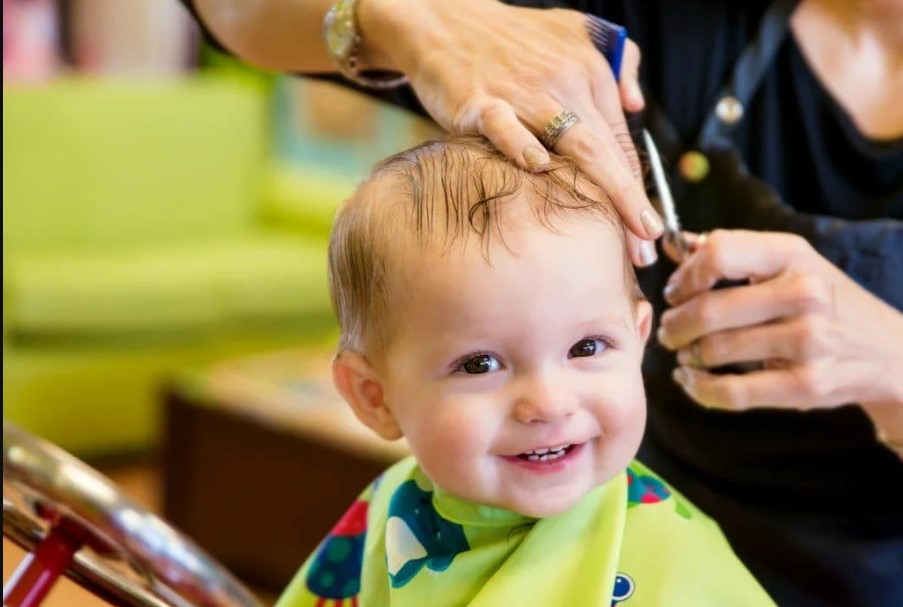 Обязательно ли подстригать ребенка в год налысо. так ли обязательно стричь ребенка в год – развенчиваем современные мифы