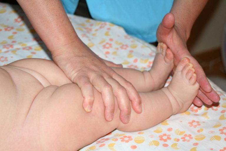Гипертонус у ребенка – первые симптомы, основные причины появления и правила лечения