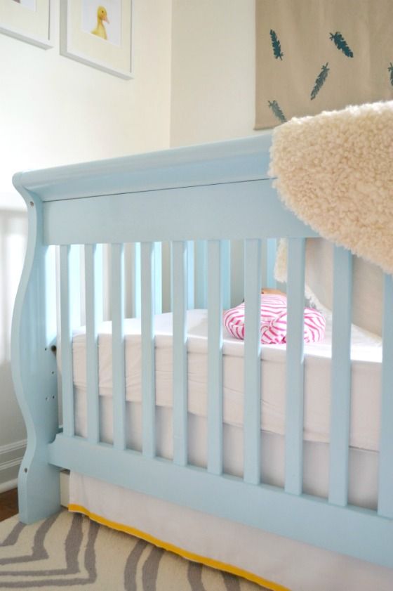 Краска для детской кроватки — выбор и нанесение
