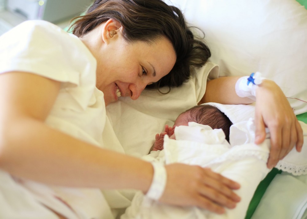 Как ухаживать за новорожденным ребенком в первый месяц