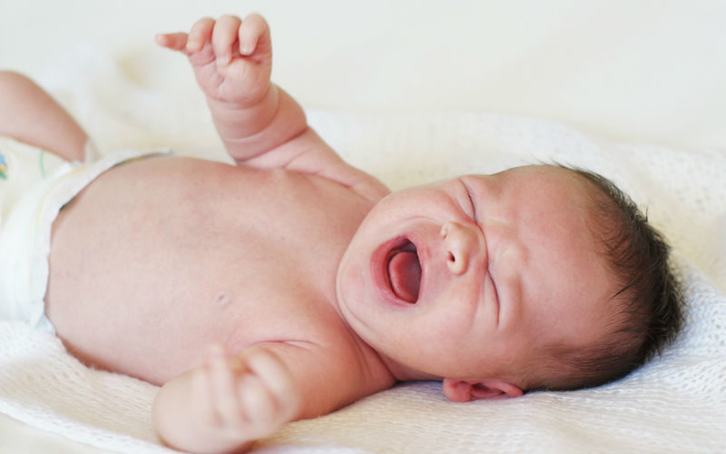 Колики у новорожденных причины и средства борьбы