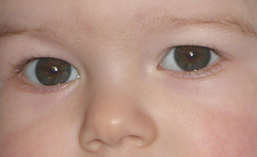 Цвет глаз у младенцев: как меняется и каким будет