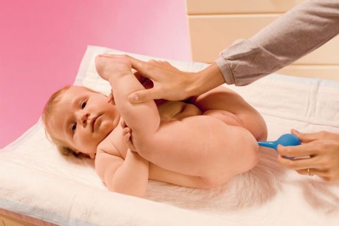 Как часто можно делать клизму новорожденному и когда она необходима?