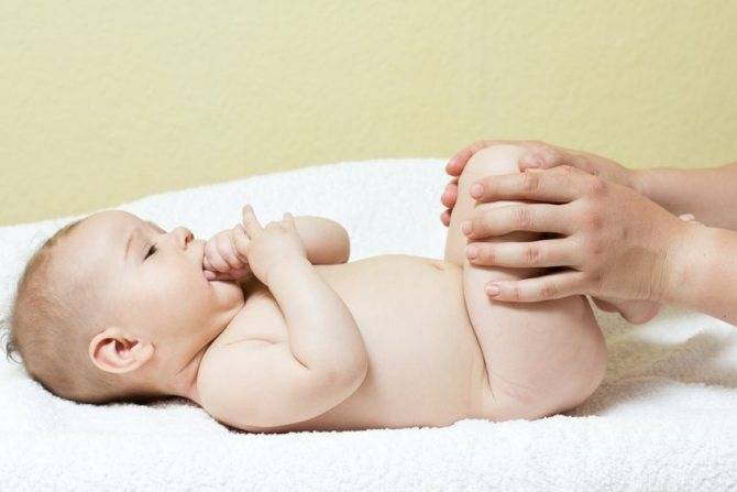 Массаж при запоре у новорожденного и грудничка. как правильно делать массаж животика