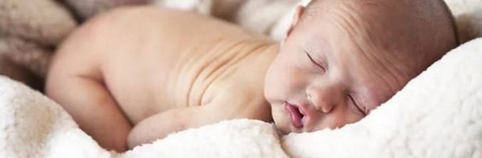 Почему ребенок во сне храпит — лечение