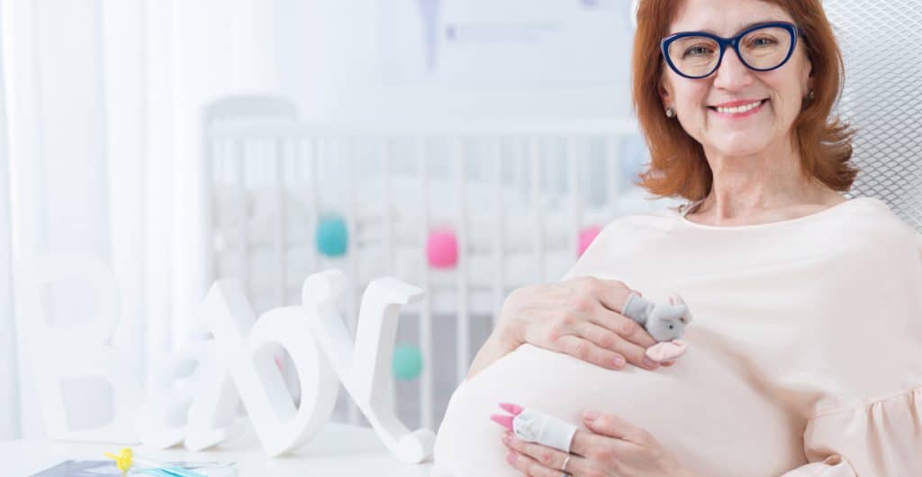 Осознанный выбор состоявшейся женщины: опасности и преимущества поздней беременности в 30, 40, 50+