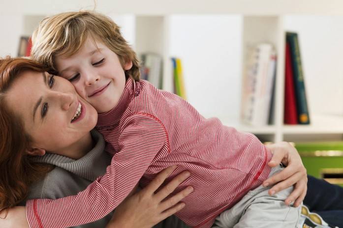 5 вещей, которые мама не должна делать на глазах у детей