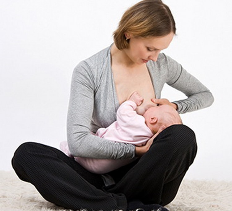 Важные позы для кормления новорожденного ребенка, принципы модернизации поз при лактостазе