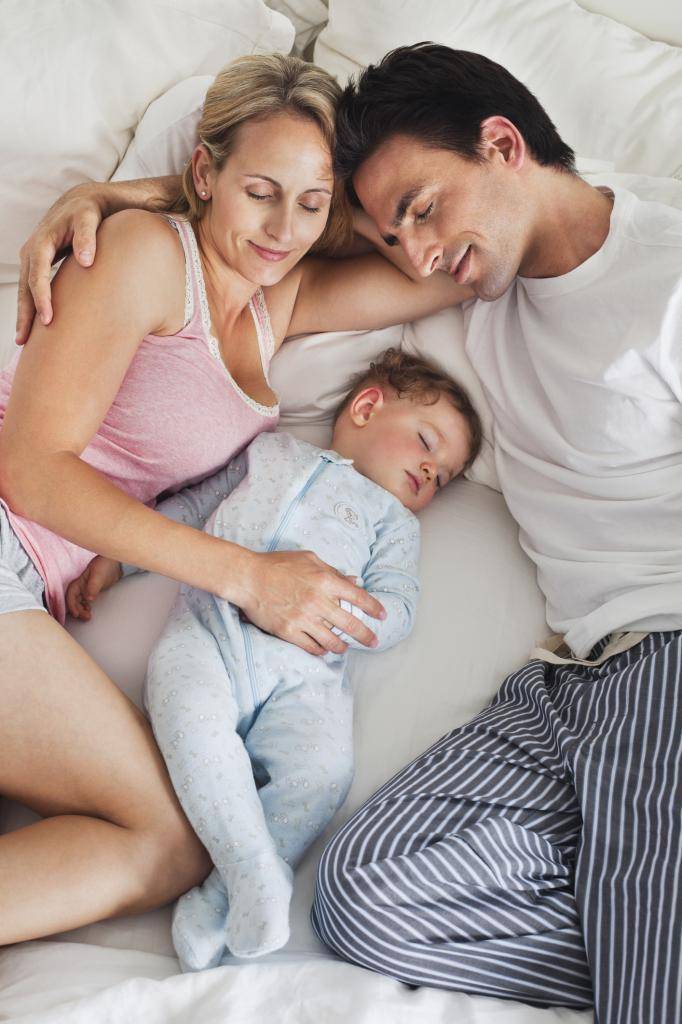 Совместный сон с ребенком - польза или вред?