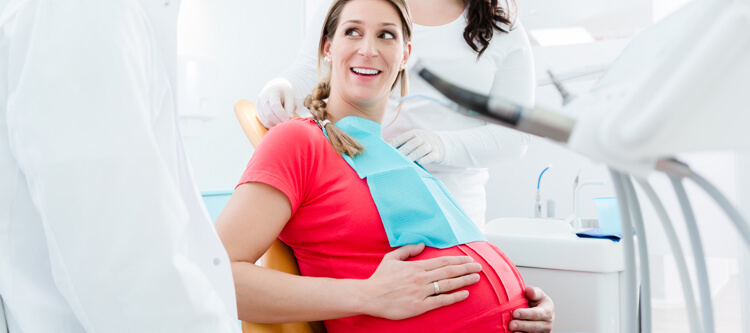Лечение зубов при беременности: что можно, а что нельзя - много зубов
