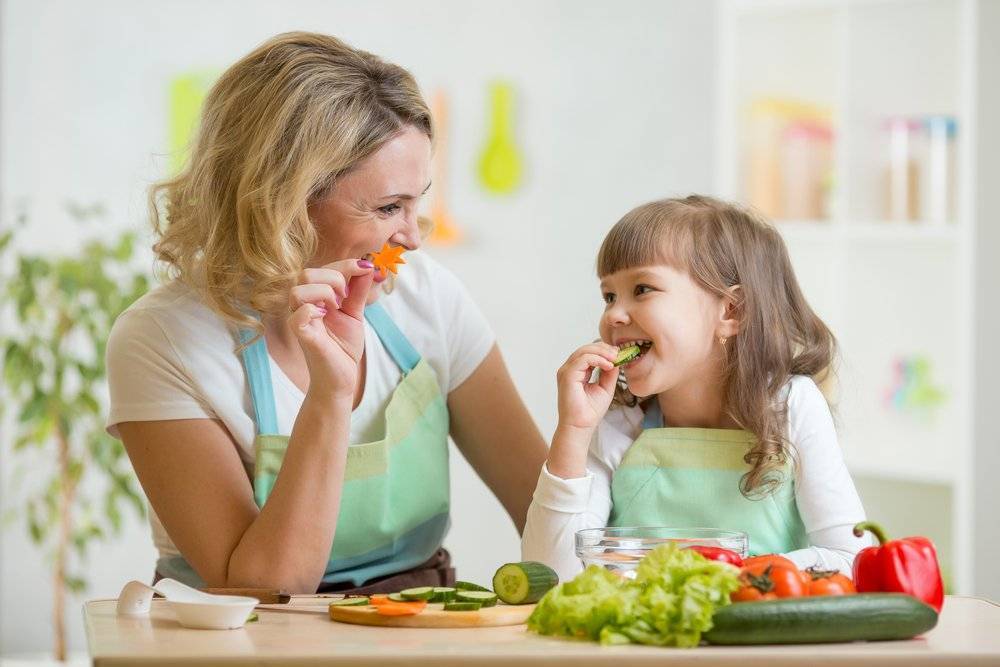 Как заставить ребенка кушать овощи и фрукты в 1-2 года. советы современным мамам