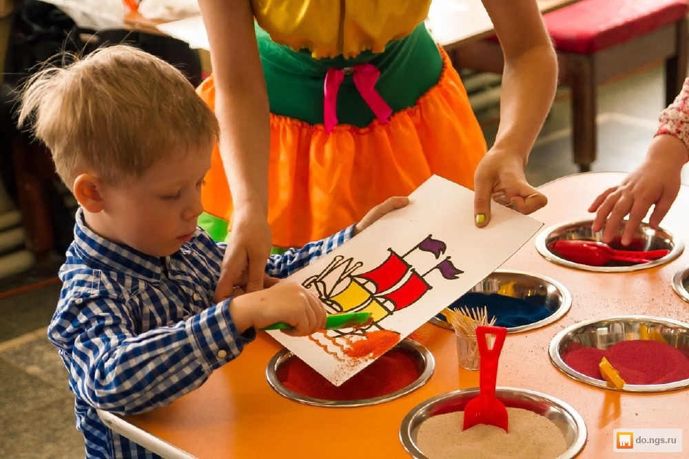 Польза рисования цветным песком для детей, правила и способы составления рисунка