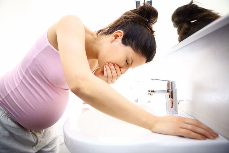 Токсикоз при замершей беременности: бывает ли, что делать