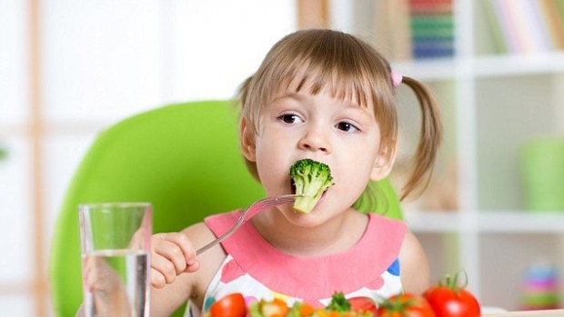 Как приучить ребенка есть овощи и фрукты: 14 советов