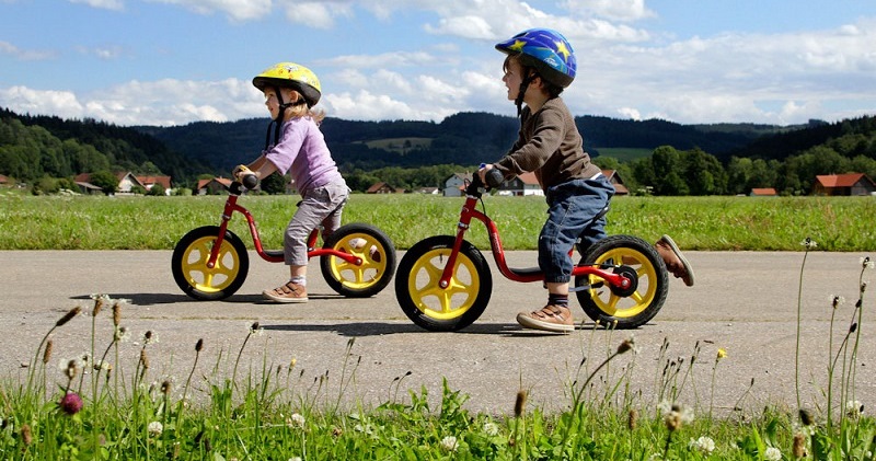 Велосипед без педалей для детей, особенности, виды, назначение