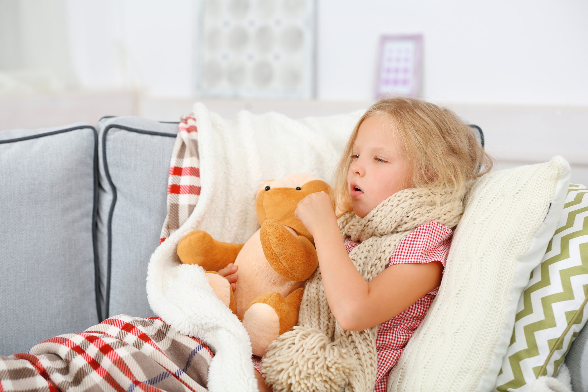 Как облегчить кашель у ребенка ночью: советы педиатров