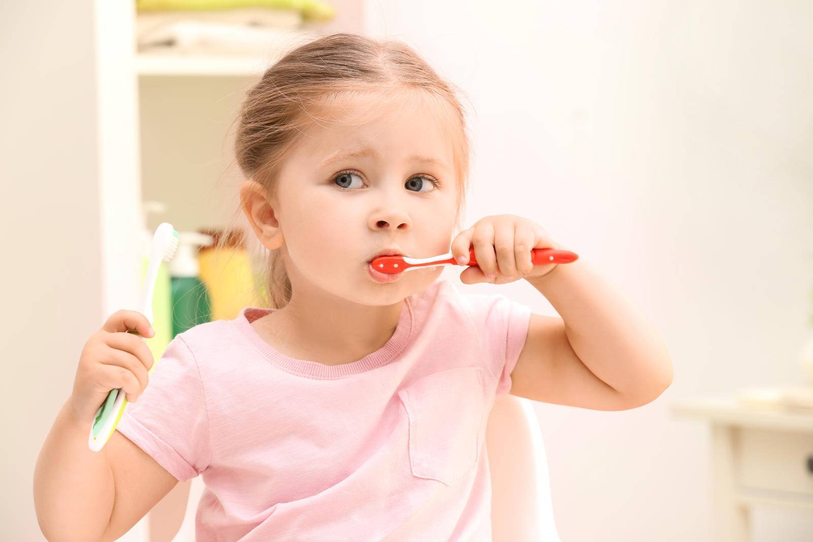 7 полезных покупок, которые приучат малыша чистить зубы