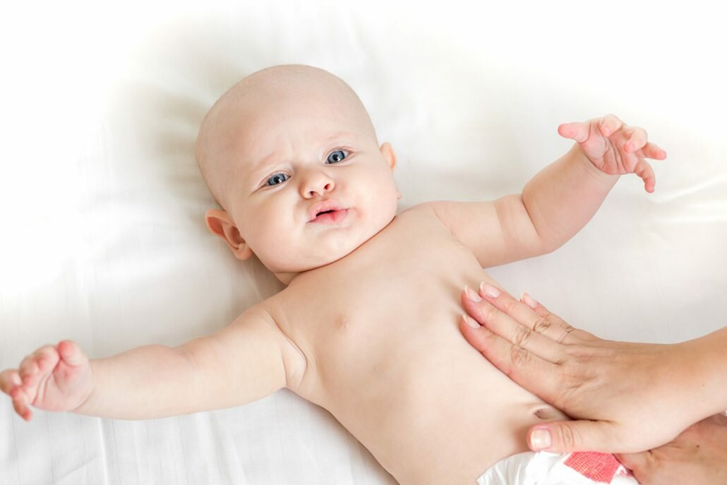 Болит живот у новорожденного: почему и как понять, что делать, если у младенца болит животик