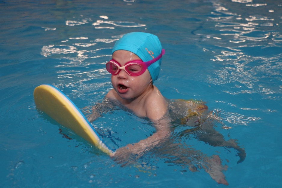 Плавание 3. Занятия плаванием для детей. Уроки плавания для детей. Плавание 3 года. Плавание для детей 3 лет.