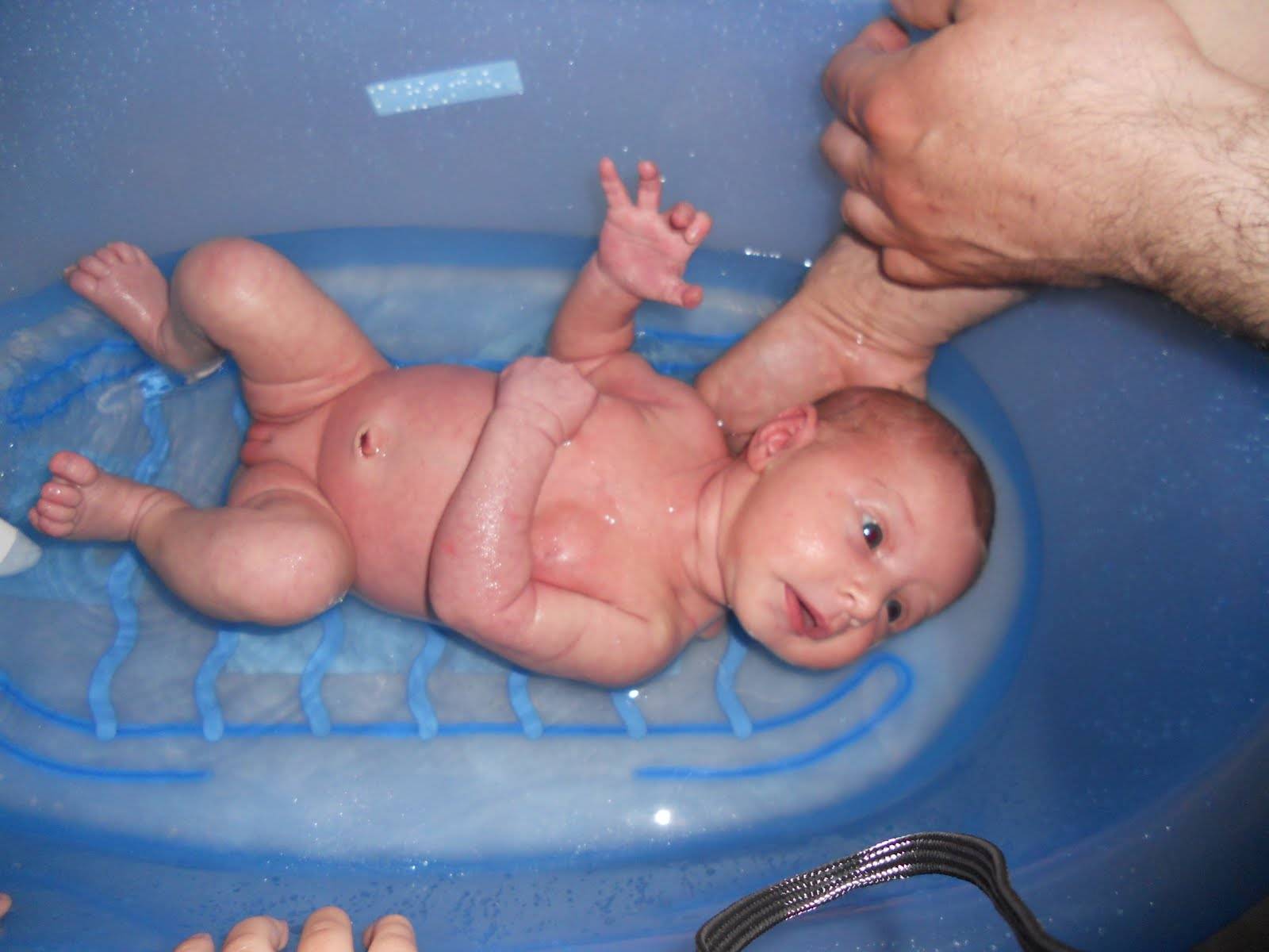 Первое купание. как купать ребенка